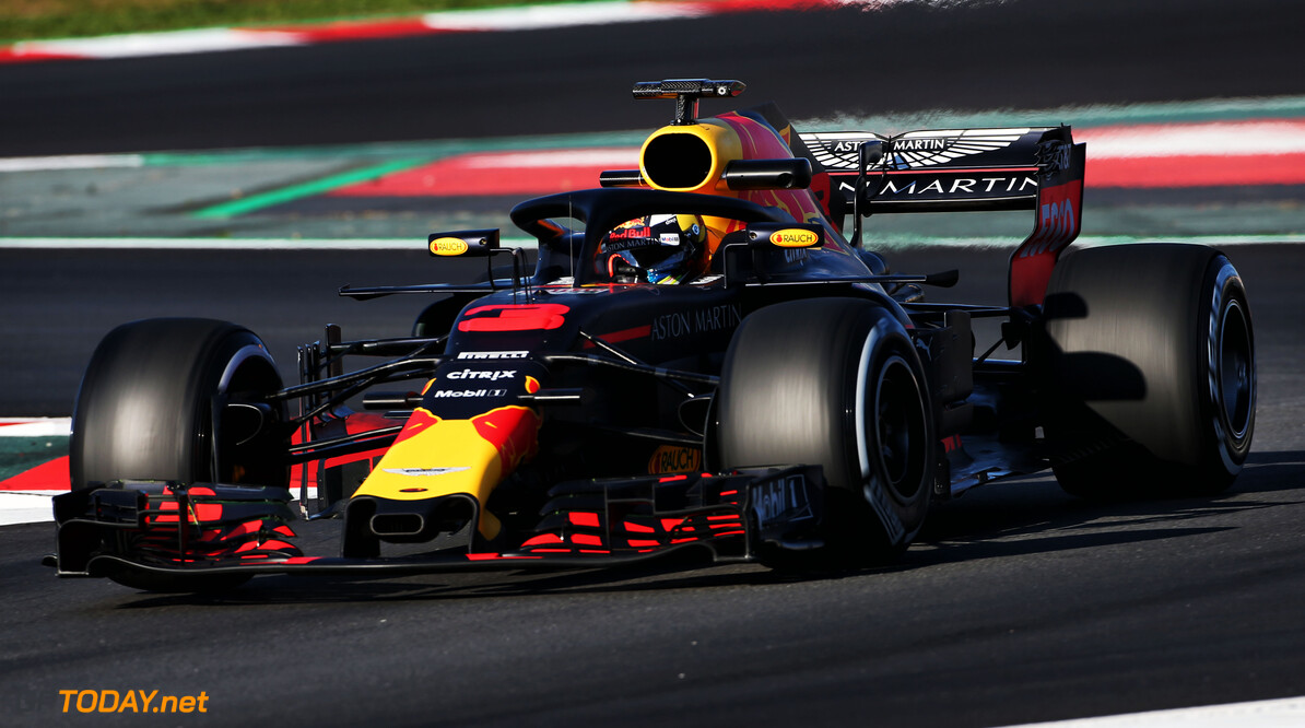 Ricciardo sets unofficial lap record of Catalunya on day 2 of testing