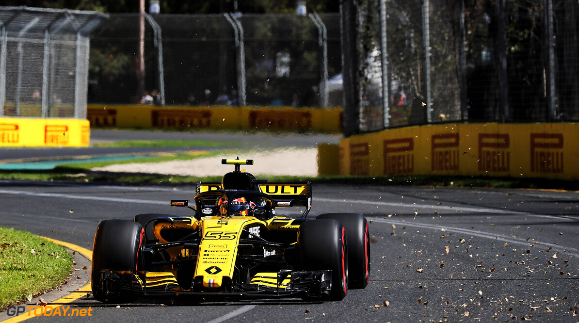 Sainz "nearly started vomiting" during Australian GP