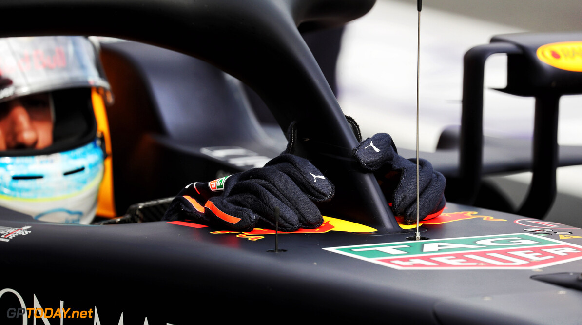 FP1: Ricciardo heads the field in Bahrain