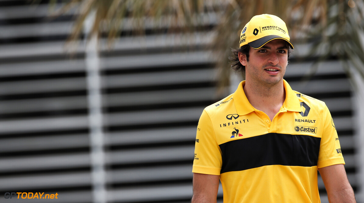Renault "need to be prepared" for Sainz departure