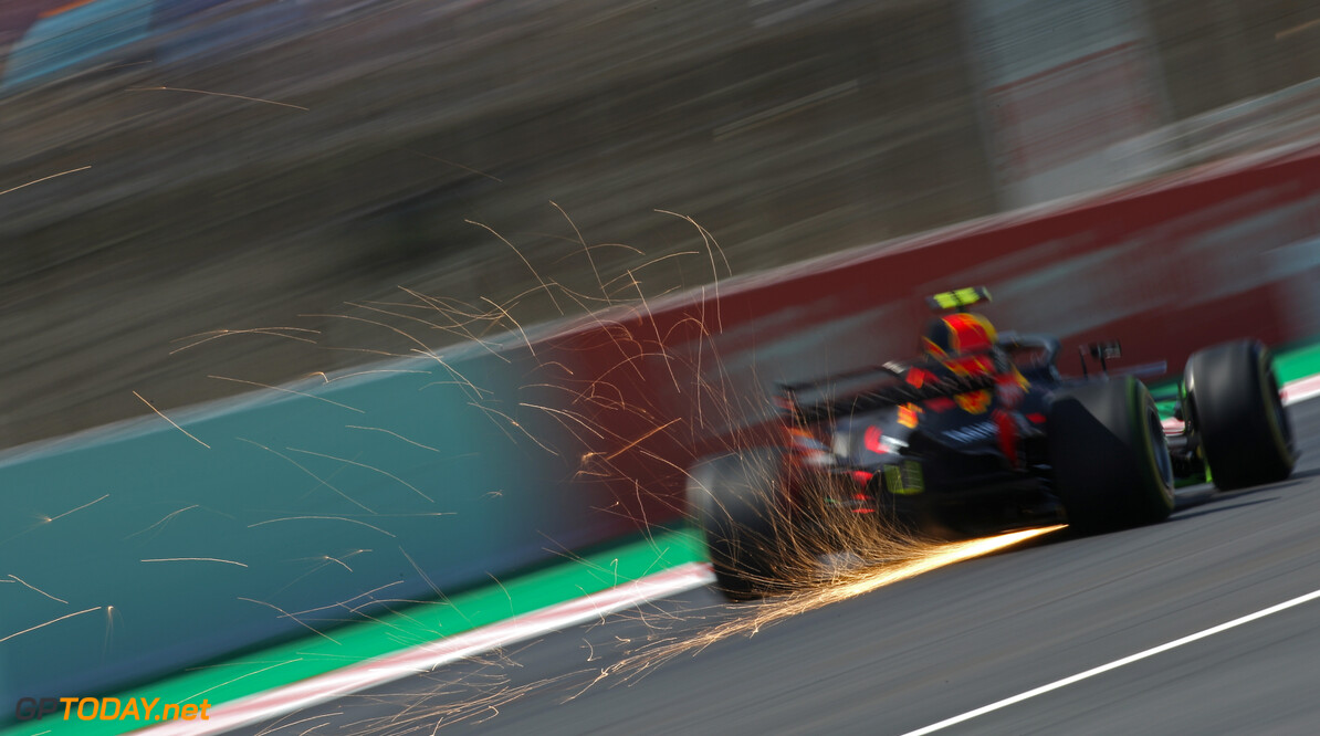 Lastige middag voor Daniel Ricciardo in Spanje: "Auto was lastig te besturen"