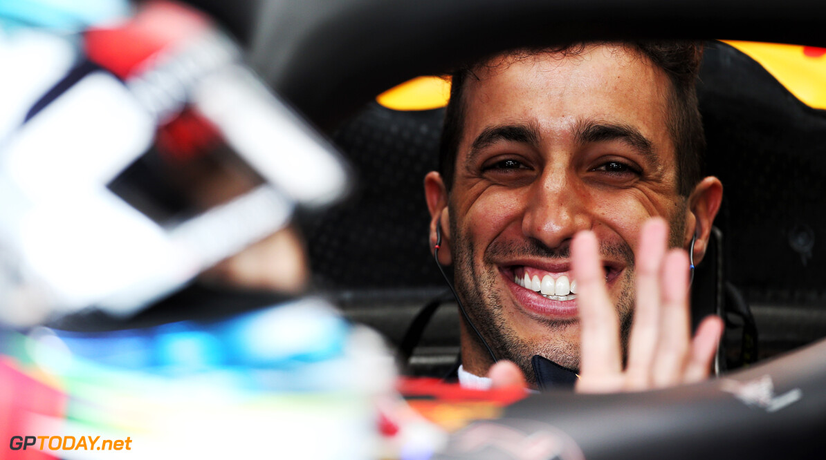 McLaren offers contract to Daniel Ricciardo
