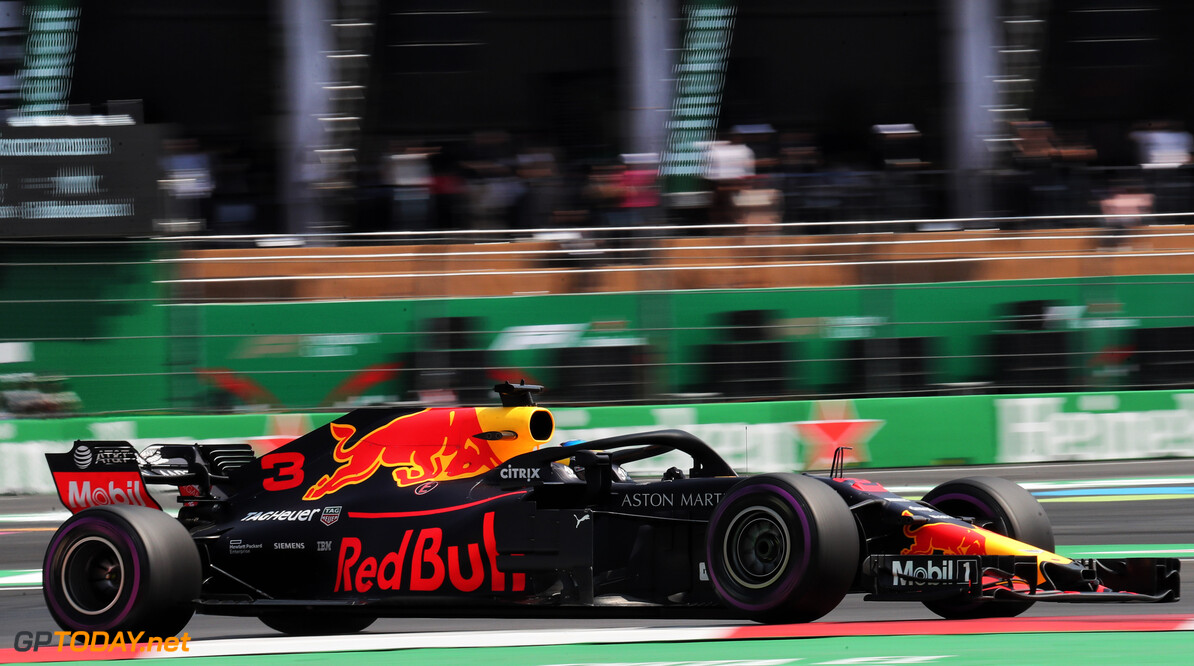 <strong>Qualifying:</strong> Ricciardo beats Verstappen to pole