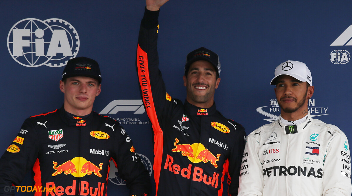Formula One World Championship
Pole for Daniel Ricciardo (AUS) Red Bull Racing RB14, 2nd for Max Verstappen (NLD) Red Bull Racing RB14 and 3rd for Lewis Hamilton (GBR) Mercedes AMG F1 W09.
27.10.2018. Formula 1 World Championship, Rd 19, Mexican Grand Prix, Mexico City, Mexico, Qualifying Day.
- www.xpbimages.com, EMail: requests@xpbimages.com - copy of publication required for printed pictures. Every used picture is fee-liable. (C) Copyright: Batchelor / XPB Images
Motor Racing - Formula One World Championship - Mexican Grand Prix - Qualifying Day - Mexico City, Mexico
XPB Images
Mexico City
Mexico

Formel1 Formel F1 Formula 1 Formula1 GP Grand Prix October Mexico Mexico City Mexican Autodromo Hermanos Saturday 27 10 2018 Qualifying Portrait