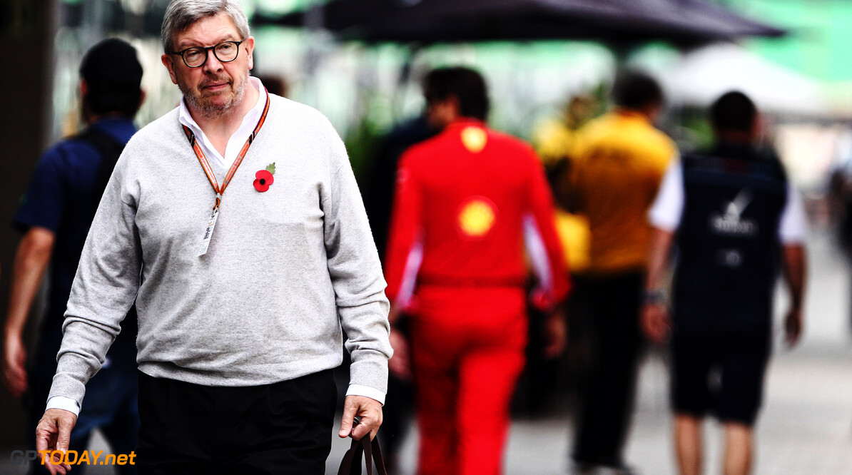 Ross Brawn: "Ferrari moet Sebastian Vettel helpen"