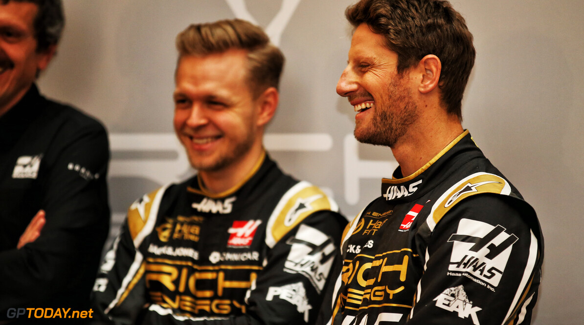 Haas-coureurs Magnussen en Grosjean kijken uit naar tests met zwartgouden bolide