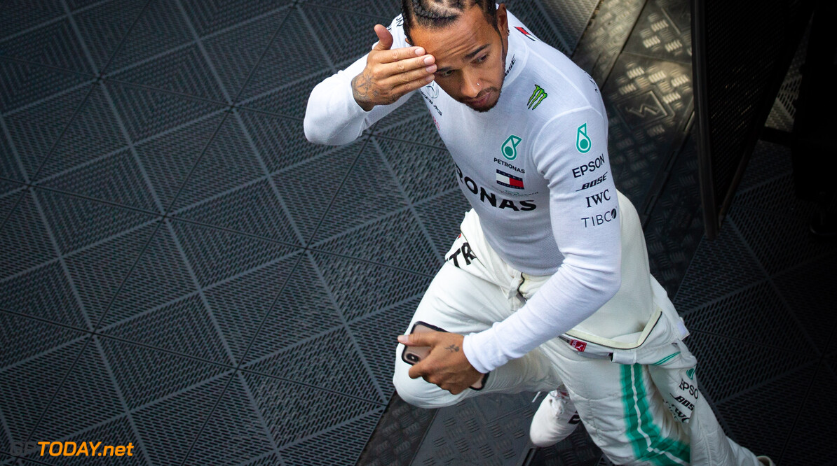 Hamilton: "Nog niet bezig met eventuele zesde titel"
