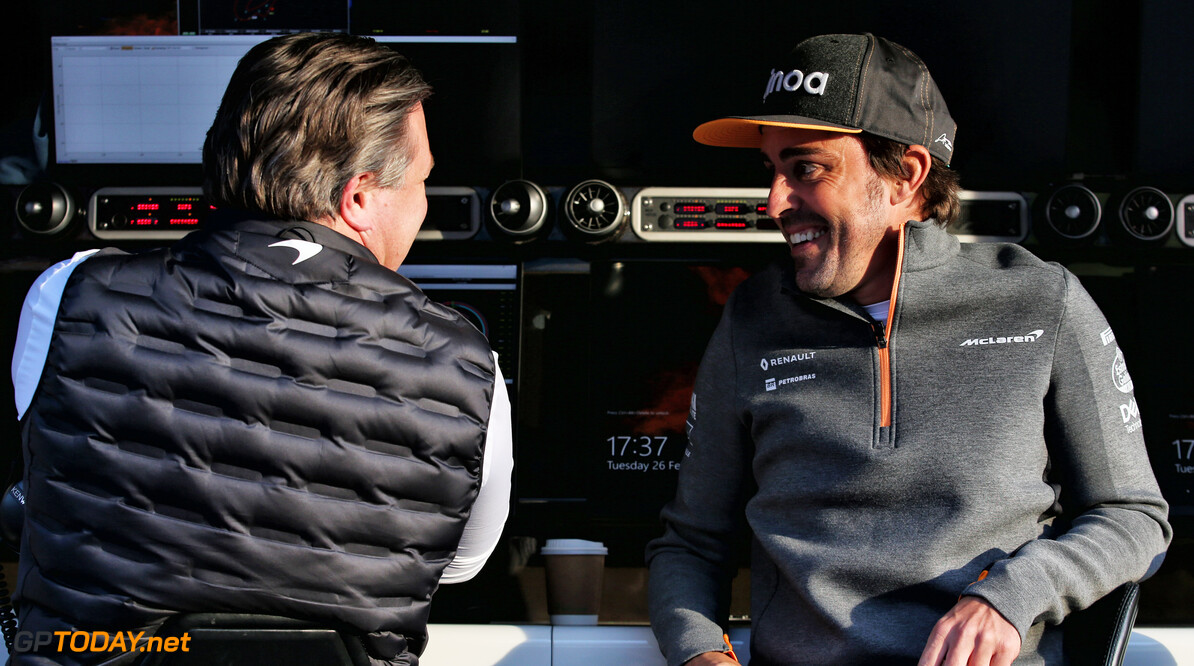 Alonso indicates how he can help McLaren