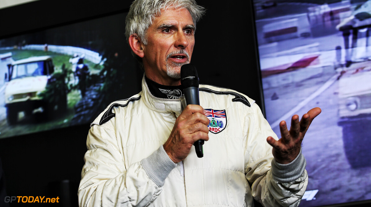 Hill kritisch op Verstappen: "Grappen en kritiek op FIA zijn intimiderend"