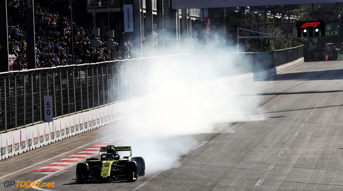 Vrijdag Ricciardo eindigt vroegtijdig na 'aanhoudende' problemen met flat-spots