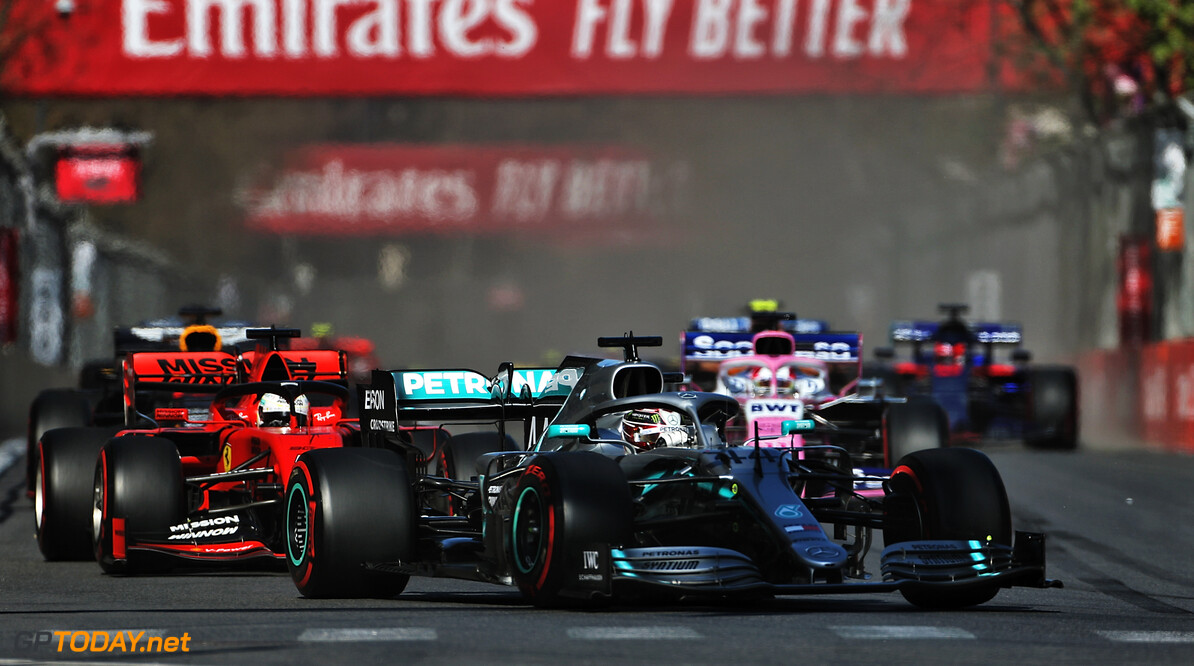Hamilton: "Ferrari zal niveau op moeten krikken om met ons te strijden"