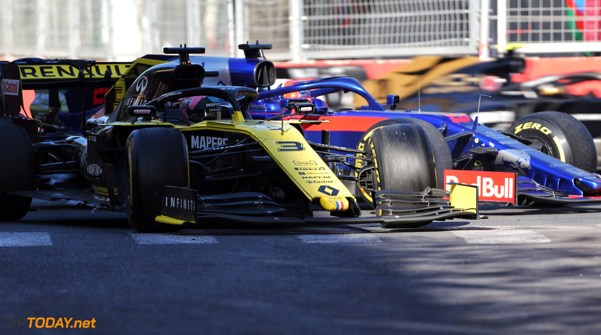 Ricciardo ontvangt gridstraf voor Spanje na botsing met Kvyat
