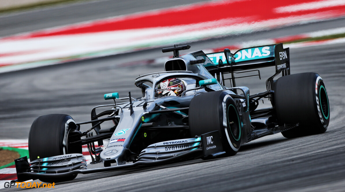 <b>VT3</b>: Hamilton overtuigend snelste in Spanje, Verstappen P7