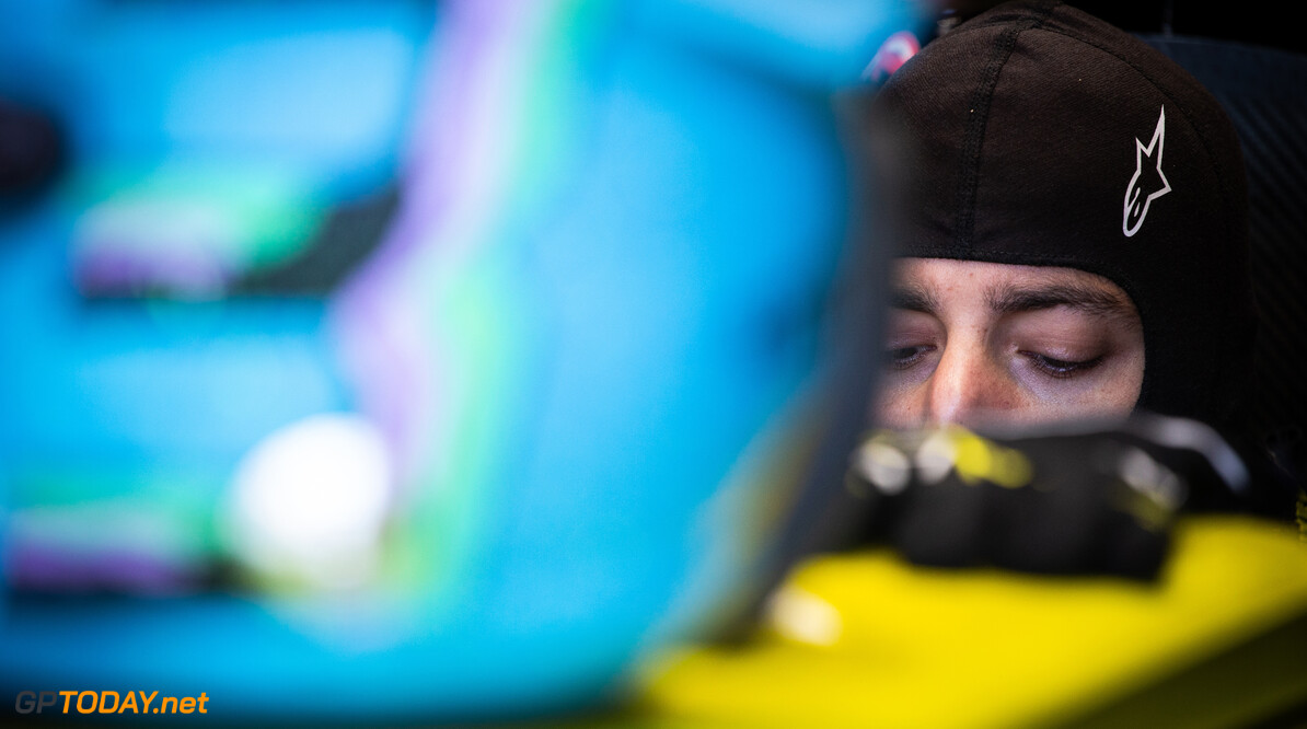 Ricciardo dolgelukkig met vierde startplaats: "Moet nu even bij Marko langs"