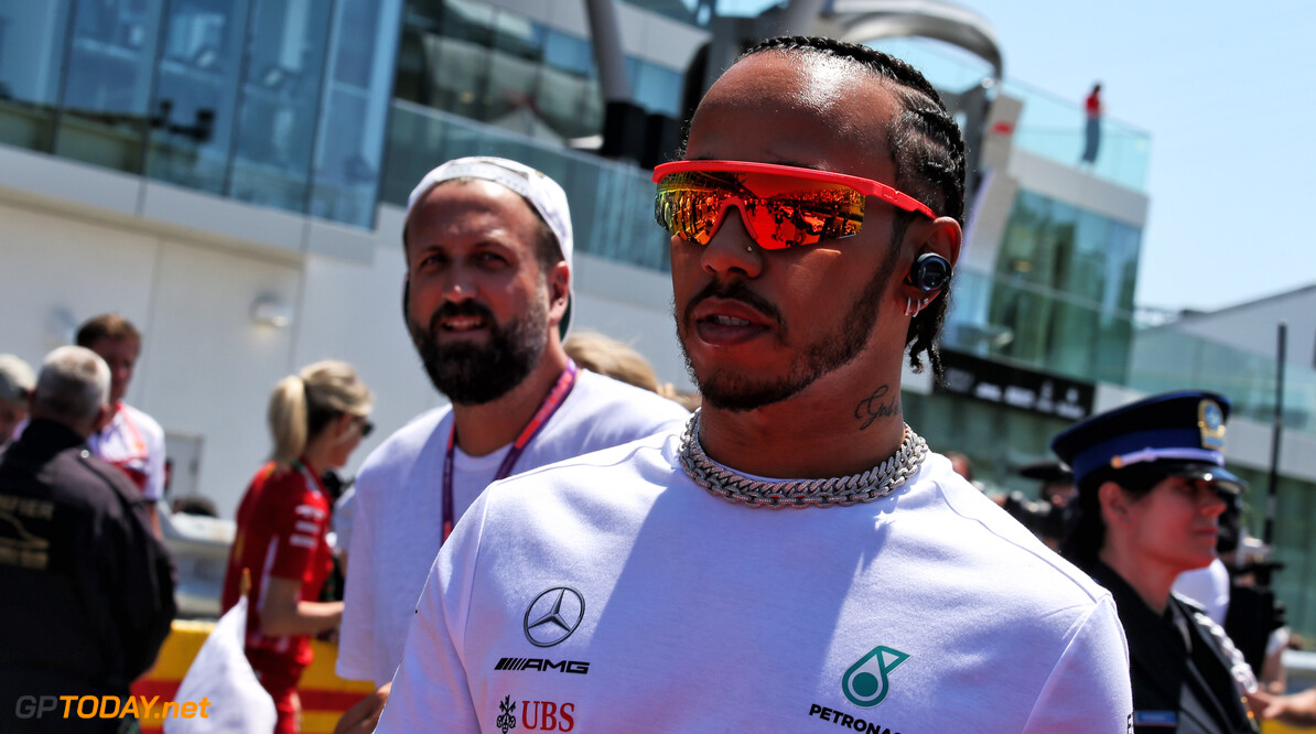 Hamilton staat achter straf Vettel: "Hoort niet meteen op racelijn terug te keren"
