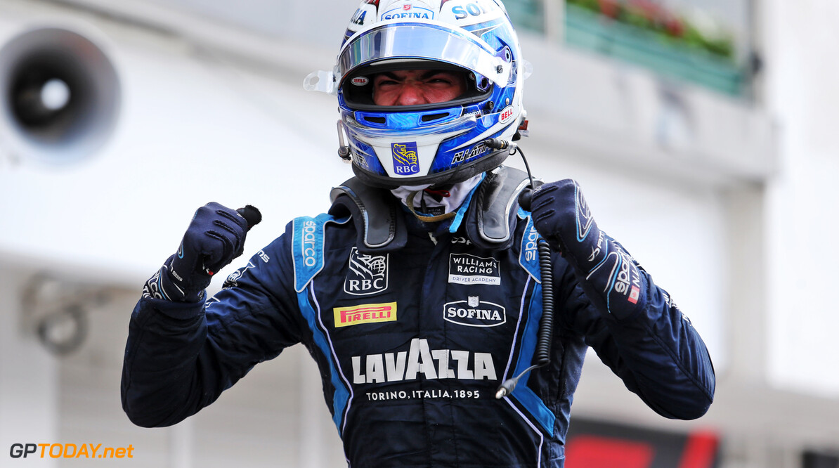 <strong>Feature Race:</strong> Latifi cruises to victory ahead of de Vries