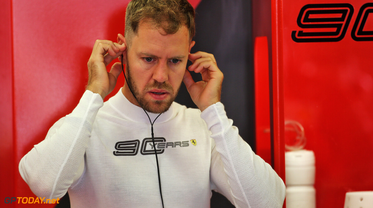 Vettel niet blij met eerste seizoenshelft: "Geef mezelf een vijf"