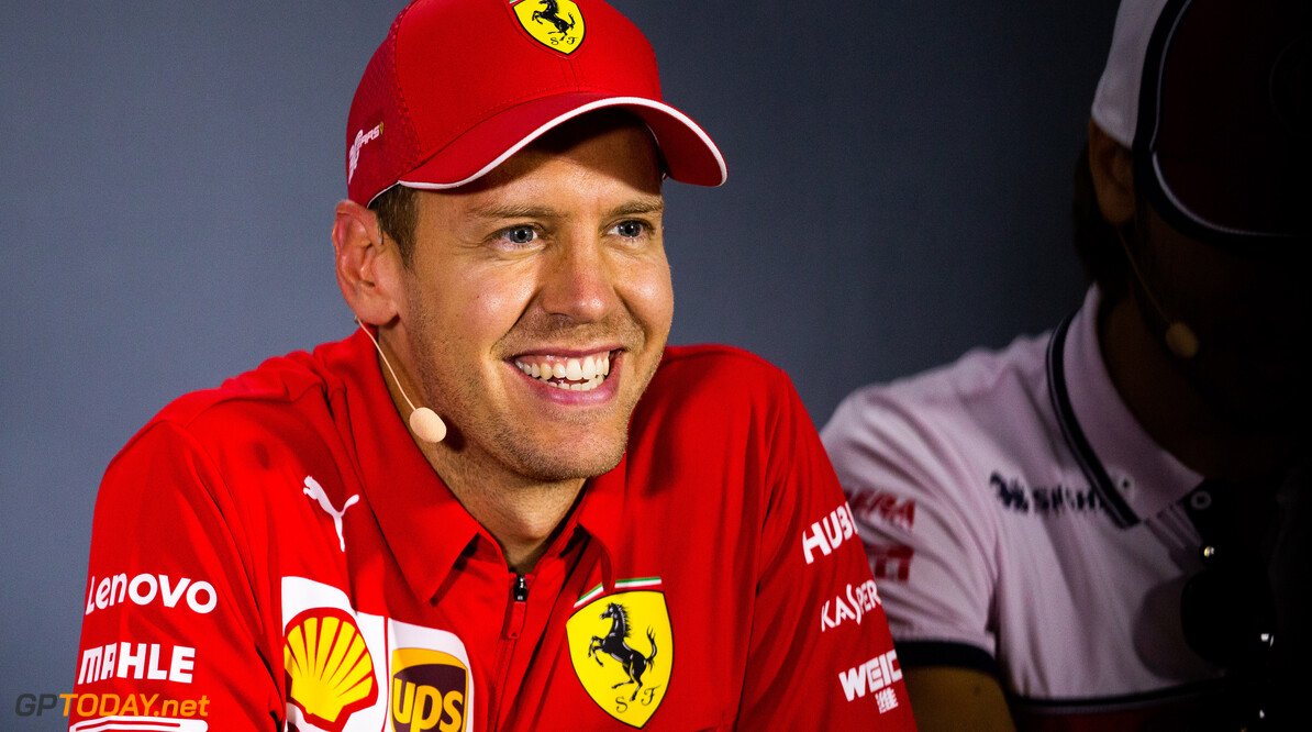 Sebastian Vettel krijgt voordeel van de twijfel van de stewards na overschrijden track limits