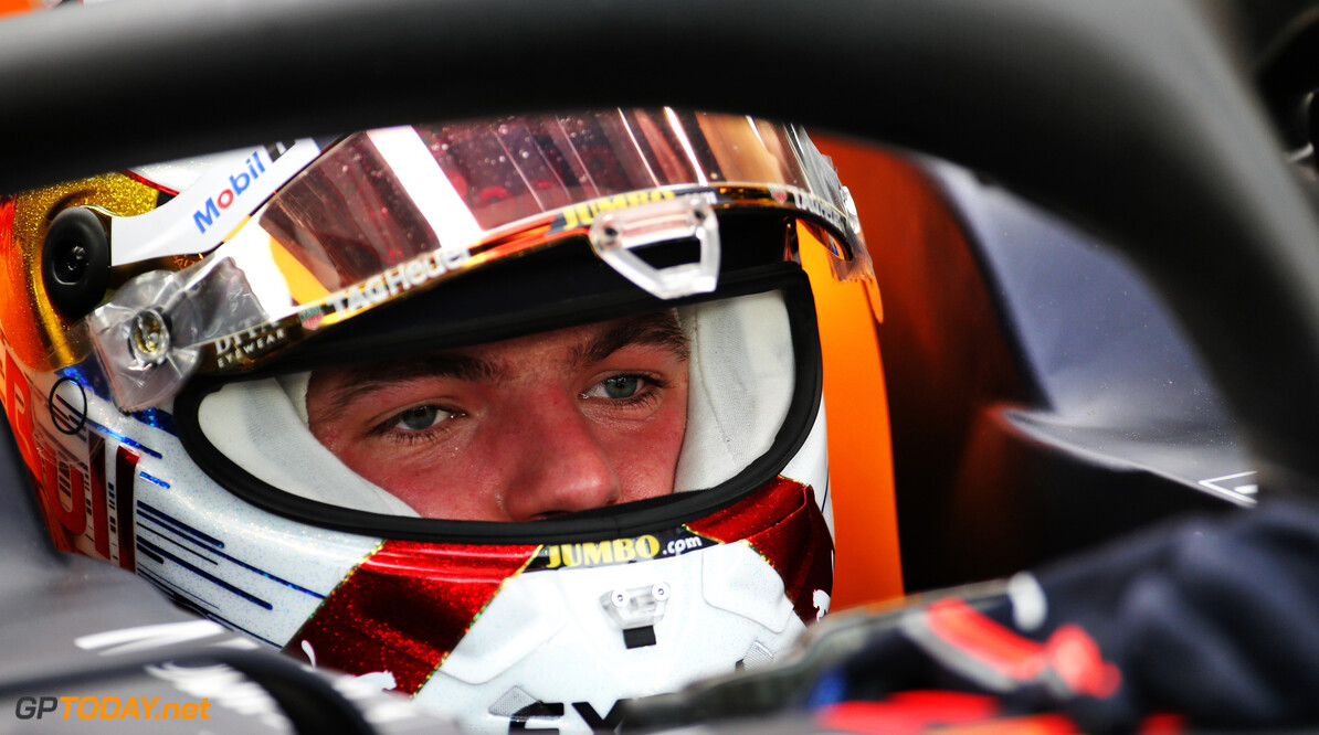 <strong>FP1:</strong> Verstappen fastest in Singapore, Bottas crashes