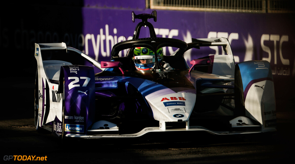 Sims pakt eerste pole position in Saoedi-Arabië, De Vries knap derde