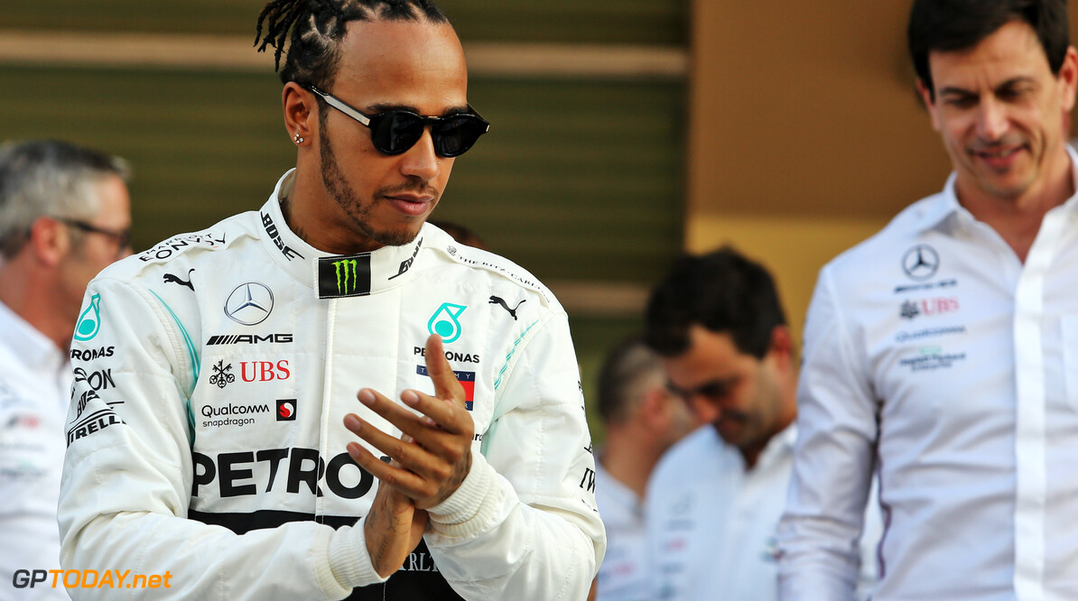 Hamilton over Verstappen en Leclerc: "Teken van zwakte dat ze het over mij hebben"