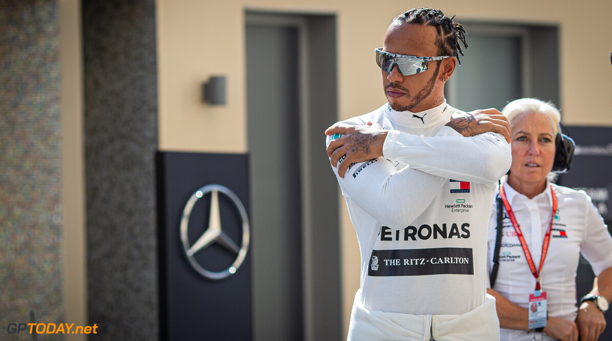 Hamilton: "Ik moet Raikkonen maar gaan betalen om te blijven racen"