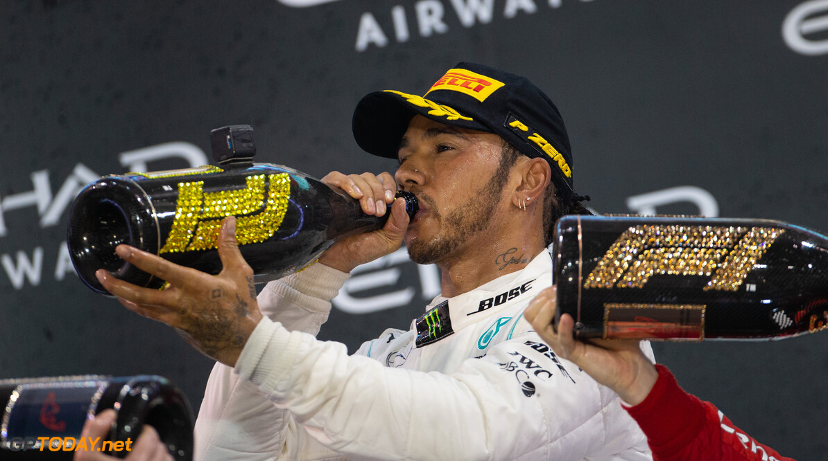 Eerste beelden wissel Lewis Hamilton en Valentino Rossi gelekt