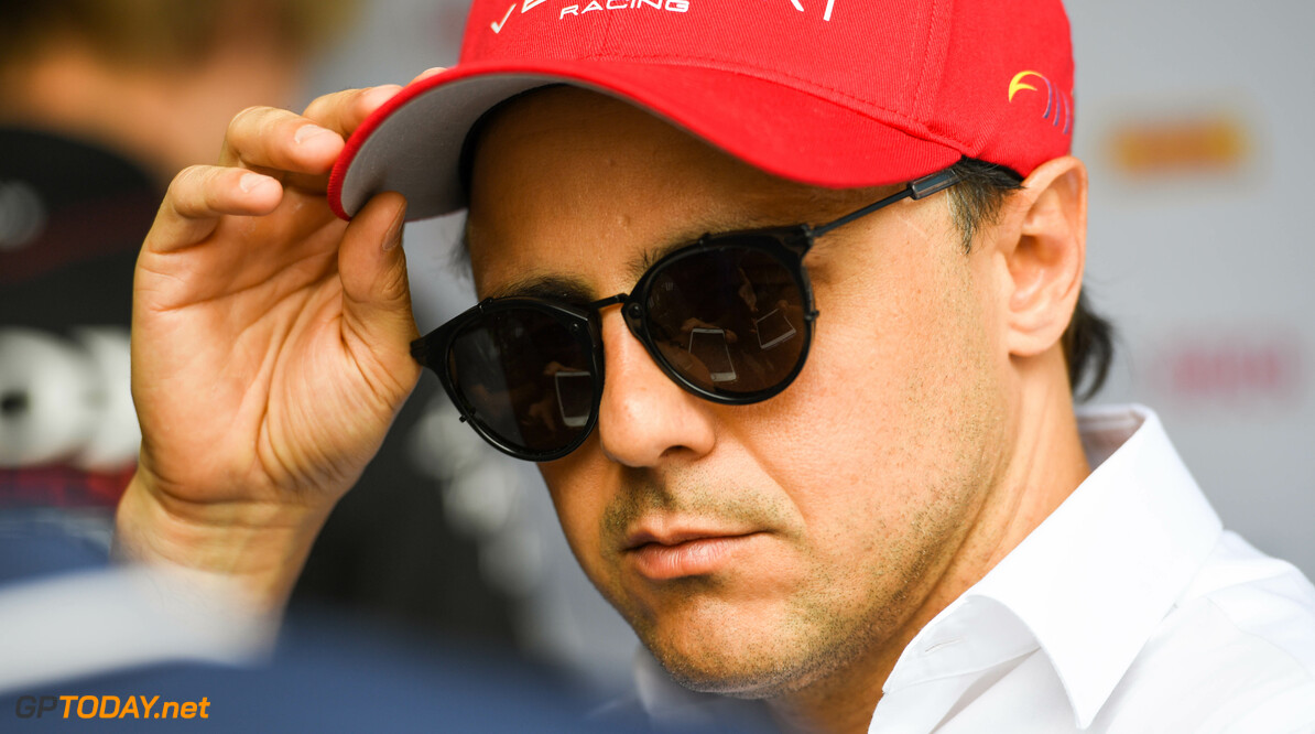 Felipe Massa (BRA), Venturi 

Sam Bagnall



portrait media pen