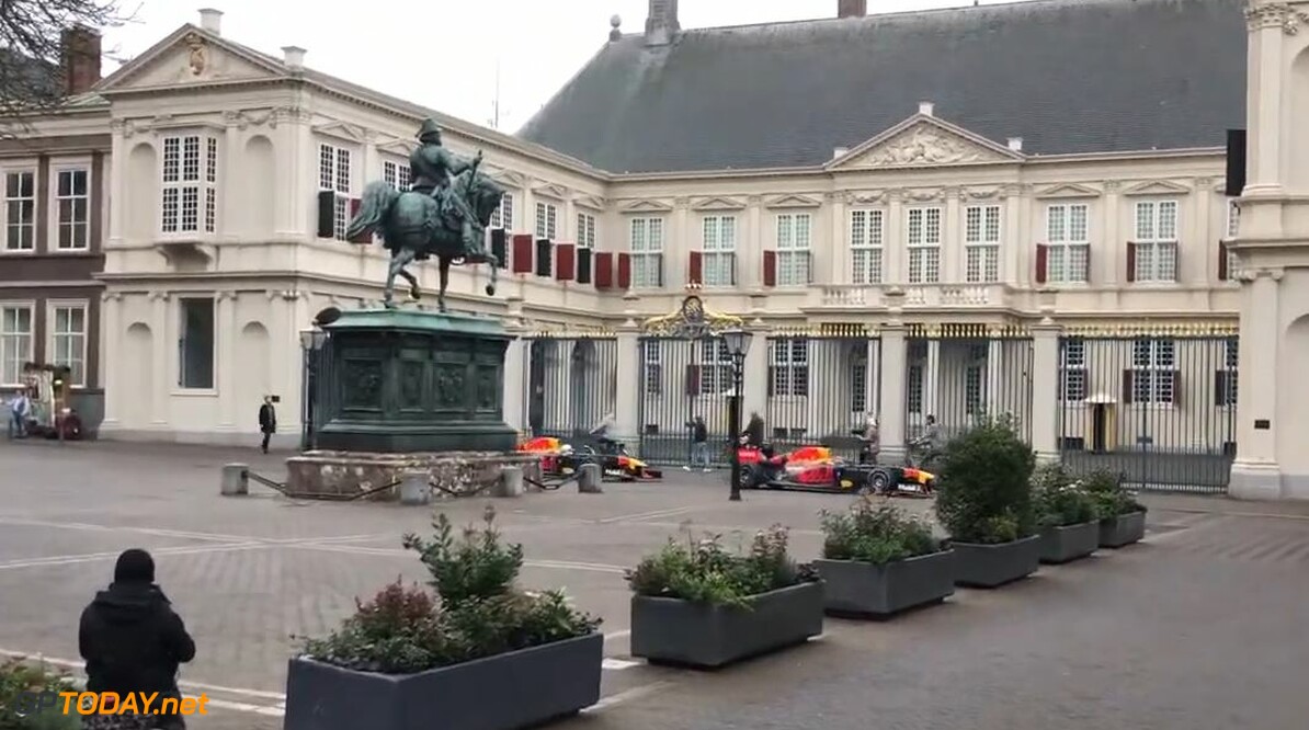 <b>Video: </b>Red Bull draait donuts voor Koninklijk paleis Noordeinde in Den Haag