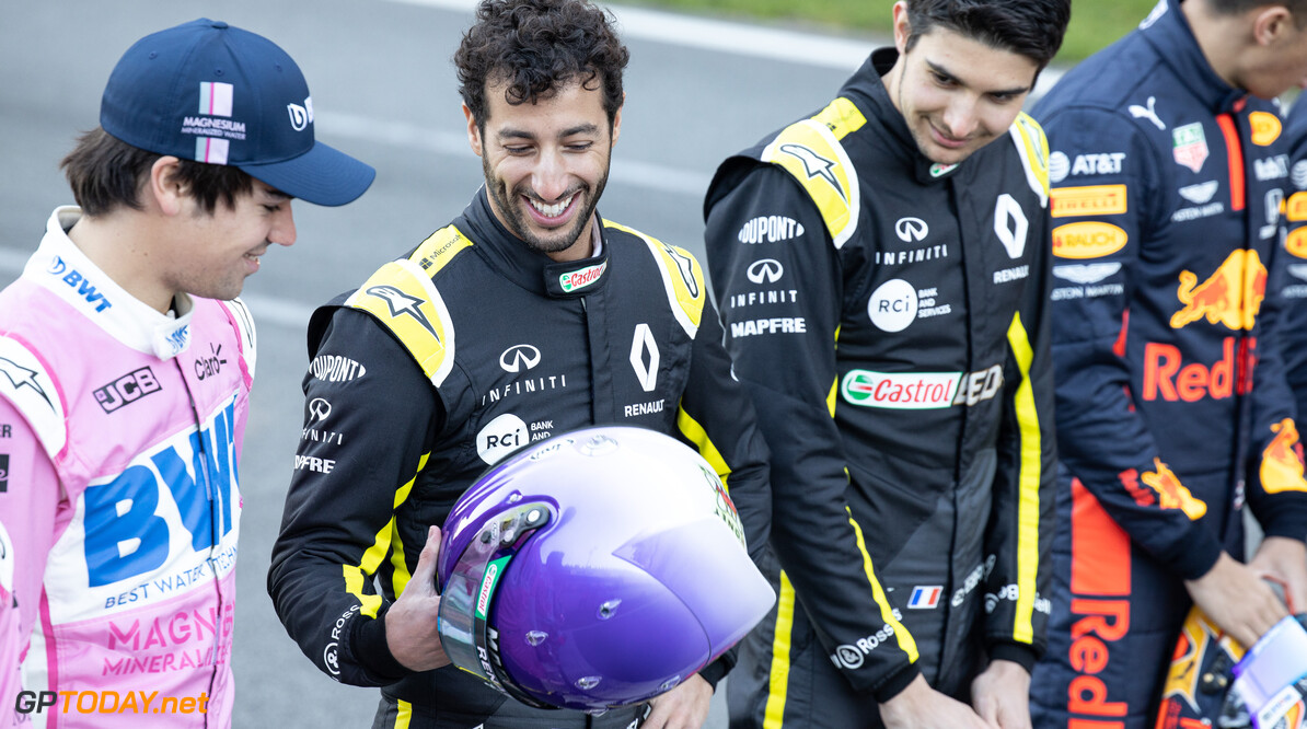 Daniel Ricciardo eert Kobe Bryant met helmontwerp voor wintertests
