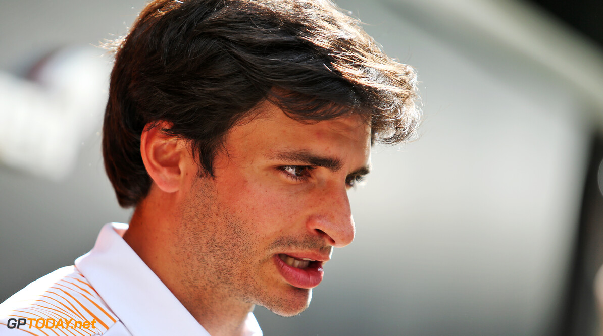 Pedro de la Rosa: "Sainz en Ferrari gaan het Verstappen moeilijk maken"