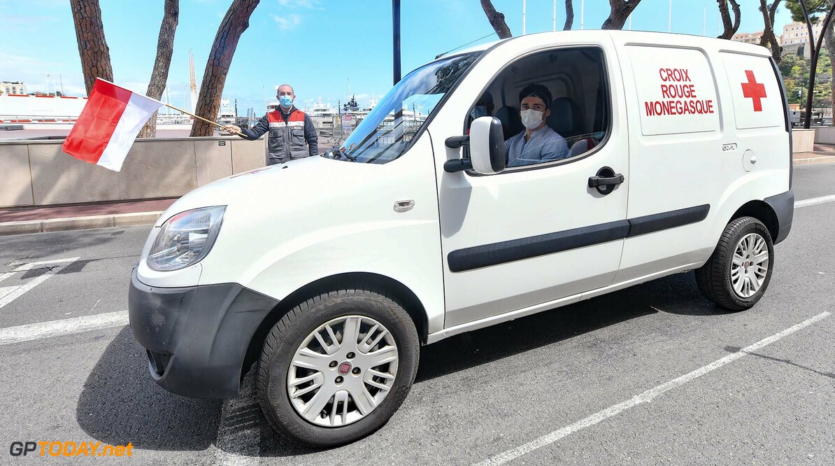 Charles Leclerc aan de slag voor het Rode Kruis in Monaco