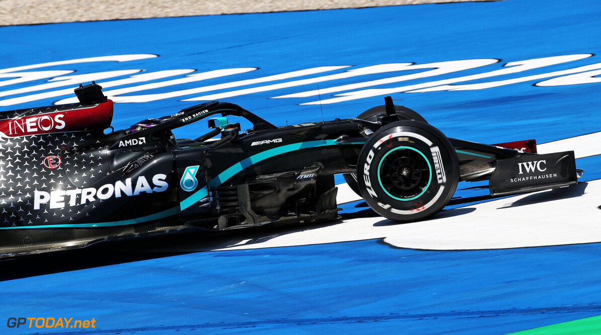 Mercedes heeft problemen: "Auto Hamilton gaat alle kanten op"