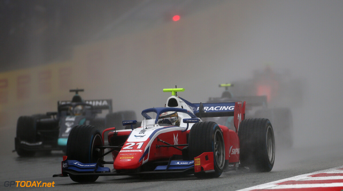 <strong>Feature Race: </strong> Shwartzman holds off Tsunoda to win in a rain-hit Austria