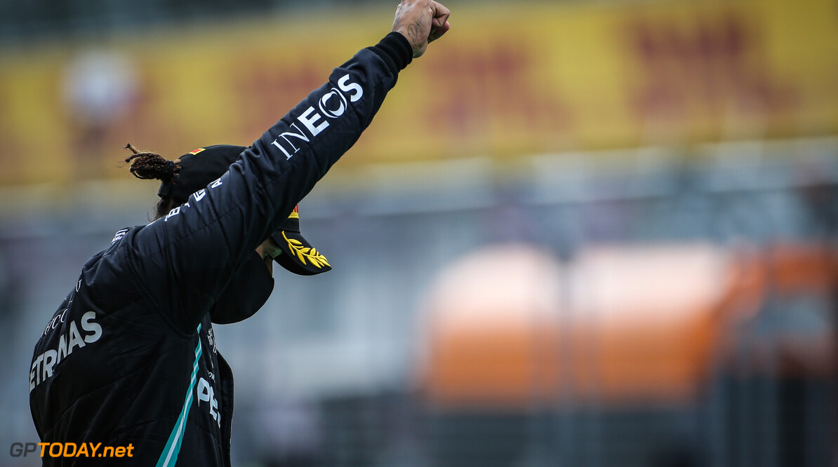 Lewis Hamilton knielt niet tegen racisme in Italië: "Niet het einde van de wereld"
