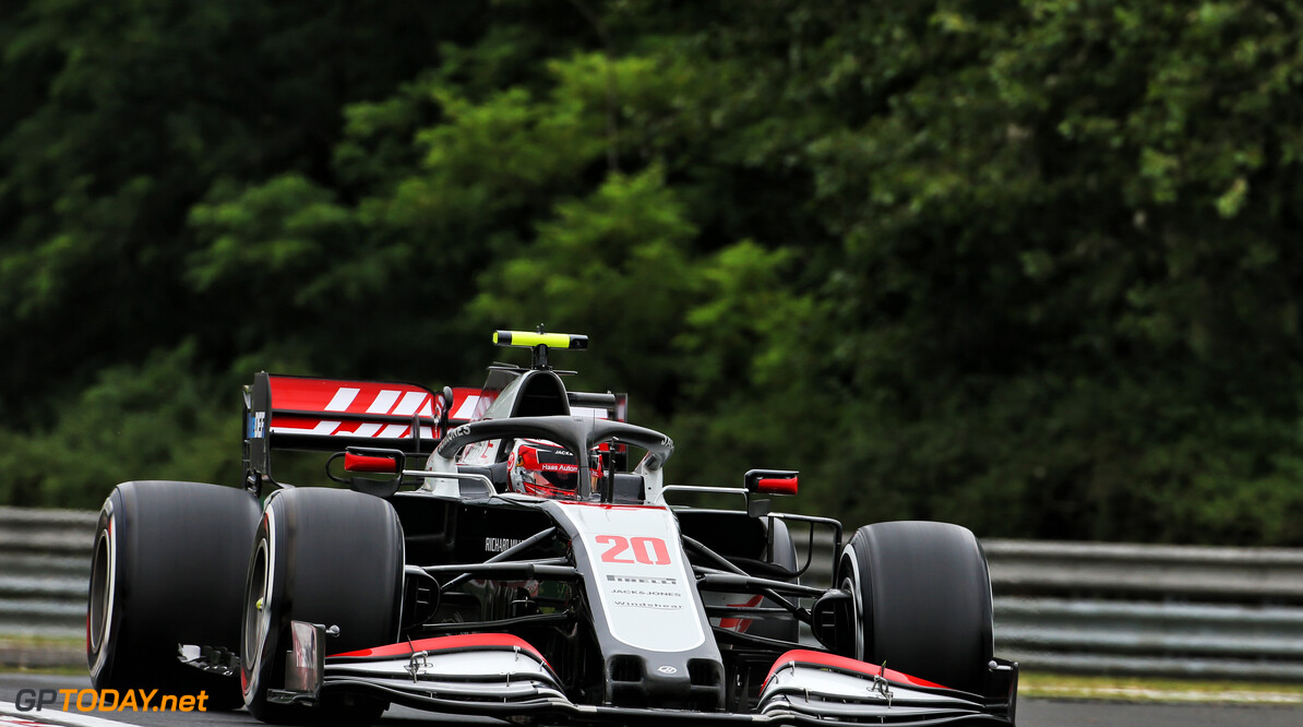 Haas F1 drivers penalised, Magnussen drops to P10