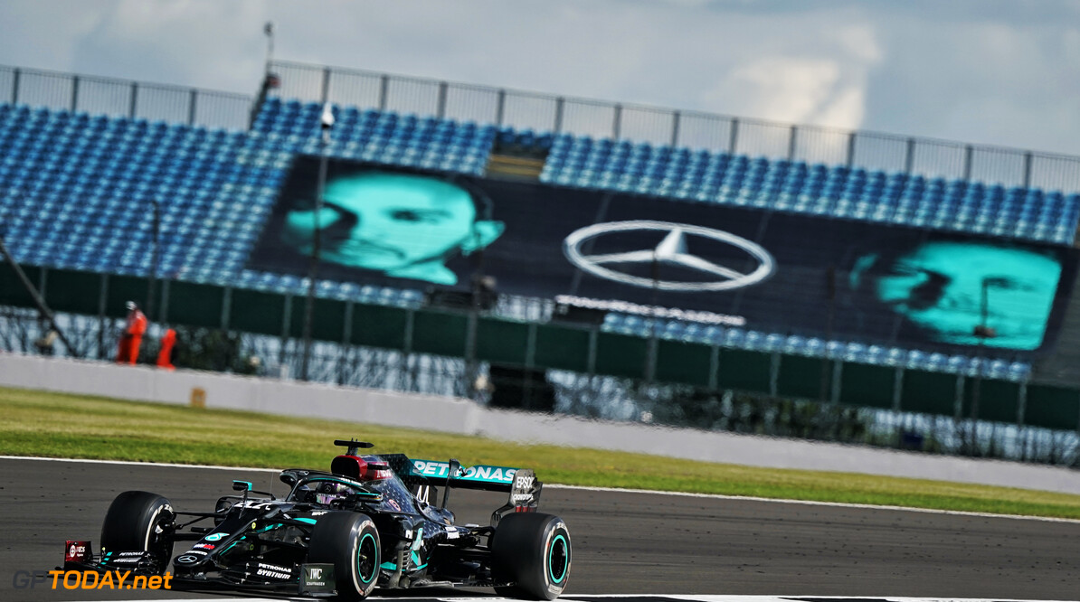 VT1: Bottas en Hamilton domineren voor Verstappen die onderdelen test
