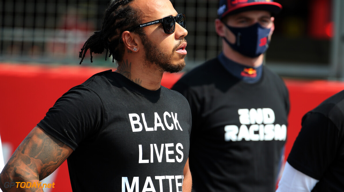 F1-journalist bekritiseert solidariteit van Hamilton rondom knielen
