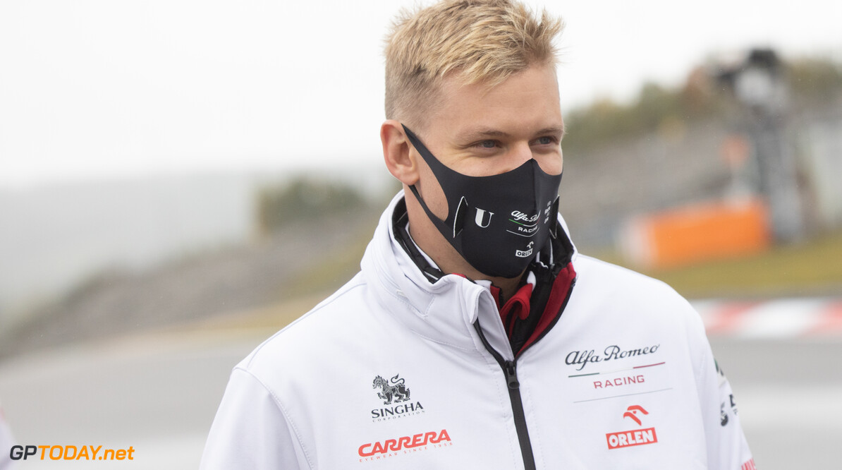 Mick Schumacher bekroond tot Formule 2-kampioen 2020