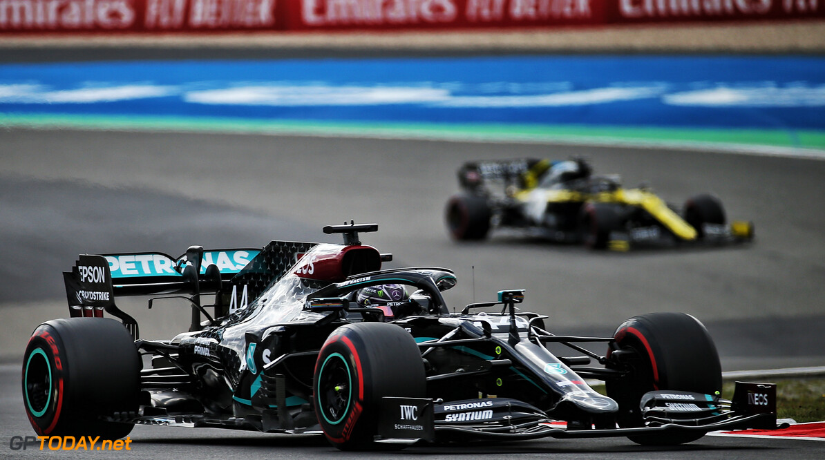 Mercedes over flitsende herstart Hamilton: ''DAS speelde een belangrijke rol''