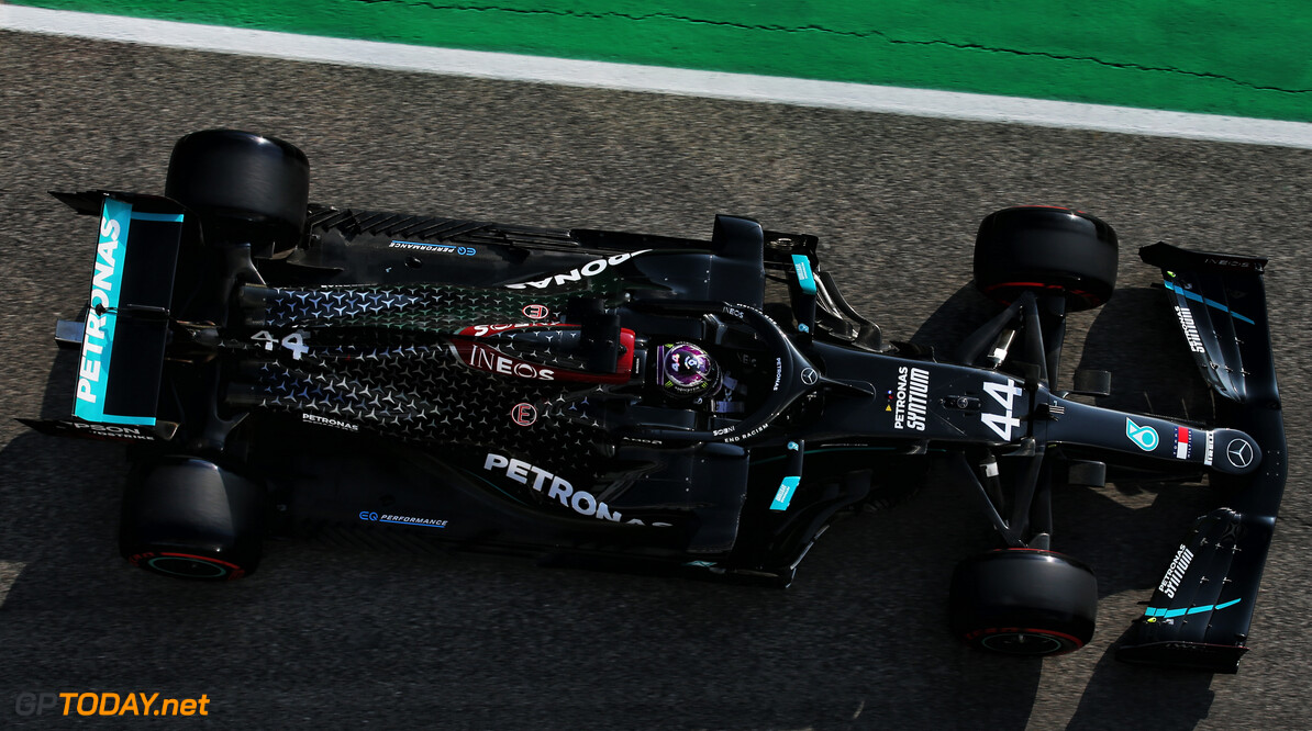 Vrije training 1 Grand Prix van Bahrein: Mercedes domineert, Verstappen zesde