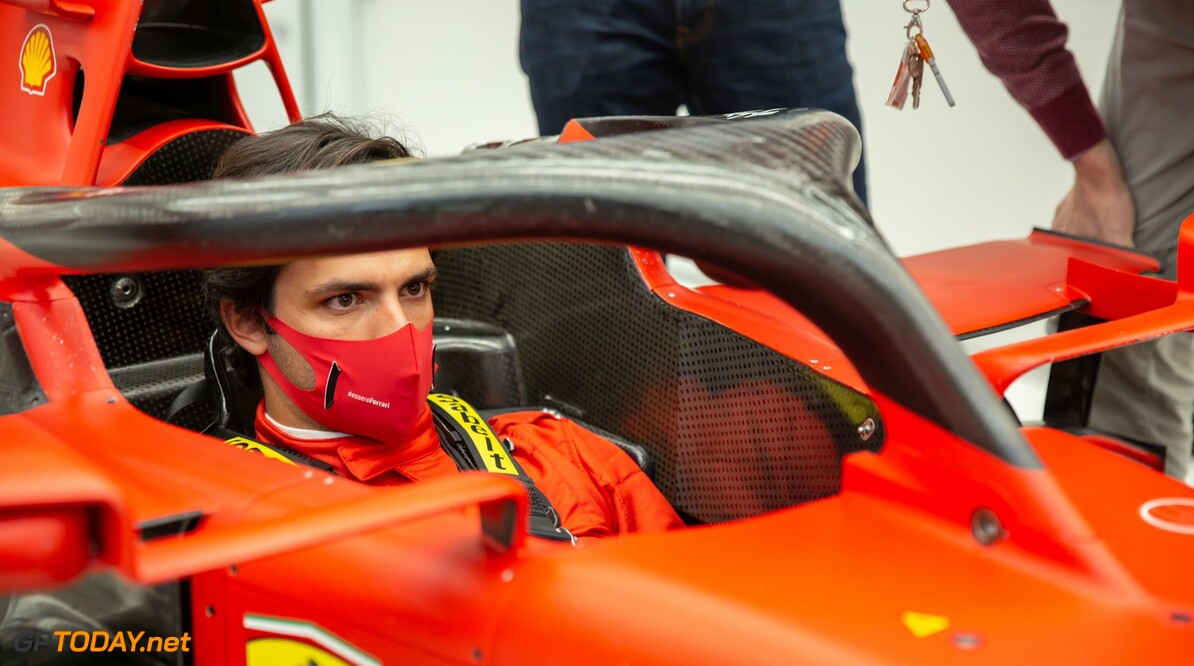 Carlos Sainz over eerste werkdag bij Ferrari: "Dit vergeet ik mijn leven niet meer"