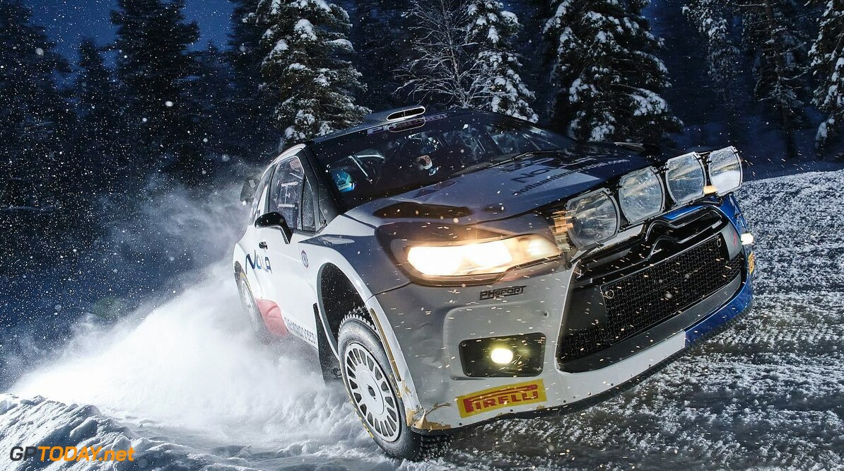 Valtteri Bottas verkent proeven van de Arctic Lapland Rally