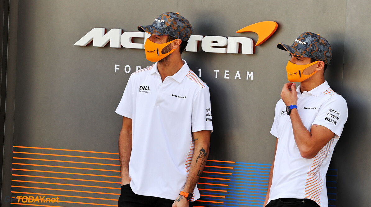<b> Video: </b> McLaren coureurs kunnen lachen om Drive To Survive