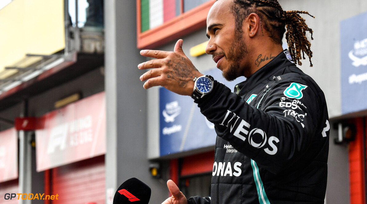 Lewis Hamilton scoort extra punt met snelste raceronde op Imola