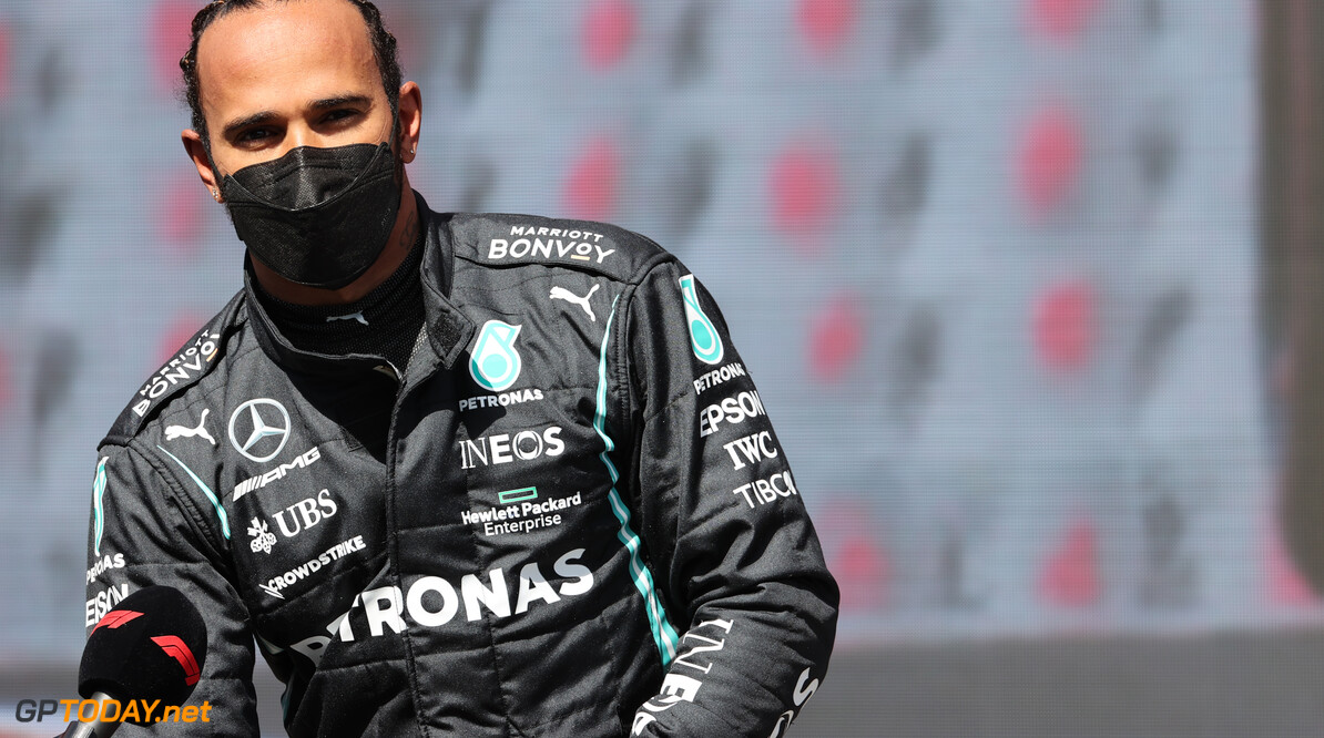 <b>Video: </b>Lewis Hamilton heeft ruzie met elektrische step