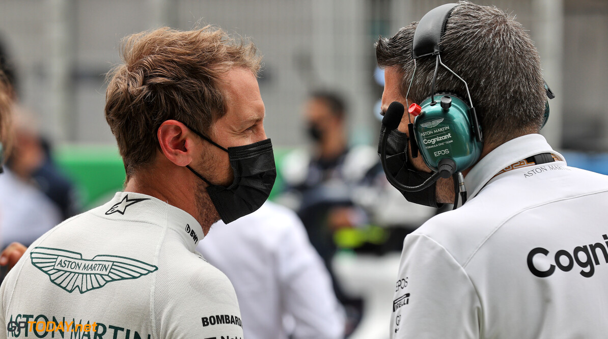 Sebastian Vettel boos op journalisten na vragen wanneer Max Verstappen en Lewis Hamilton zullen crashen