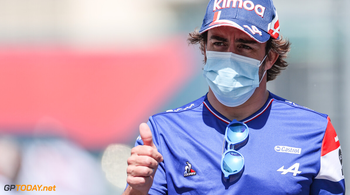 Alonso zweette peentjes op MotoGP-motor: "Was wel heel erg eng!"