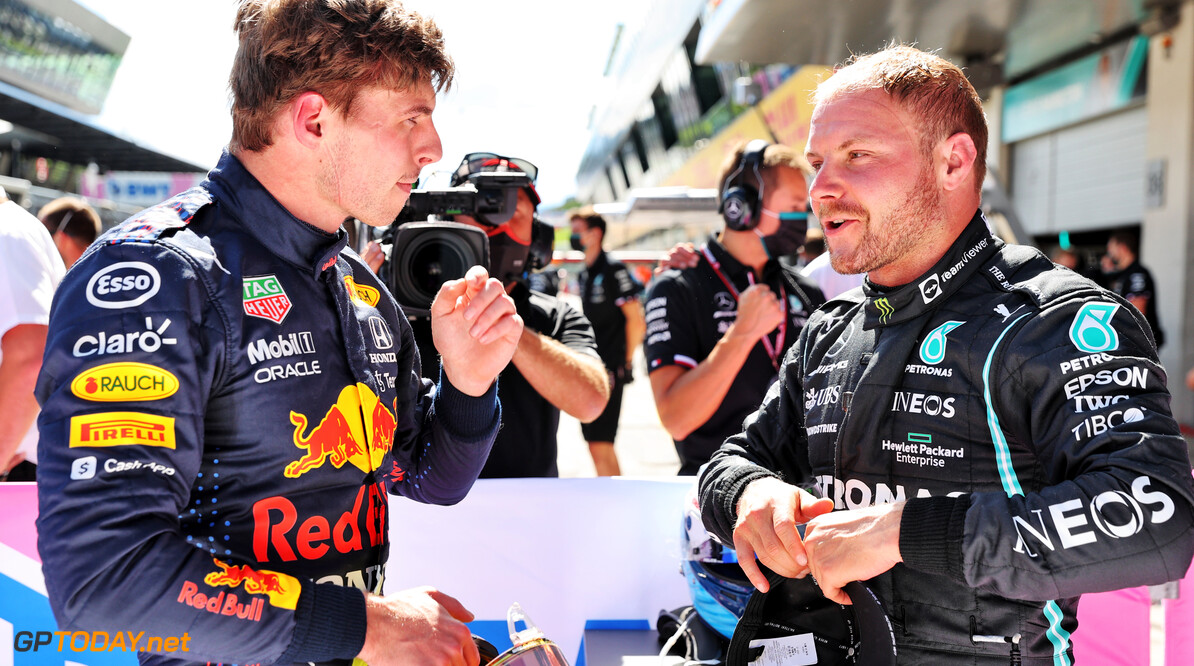 Hakkinen ziet dat het voor Max Verstappen moeilijker is om wereldkampioen te worden dan voor Lewis Hamilton