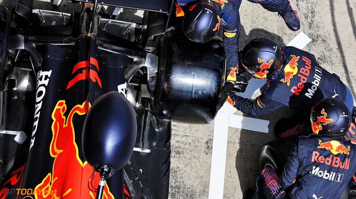 Red Bull verliest veel tijd door nieuwe pitstopregels